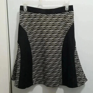 Cupio skirt size small